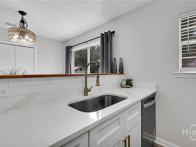 105 Crossover Ln — Photo 5