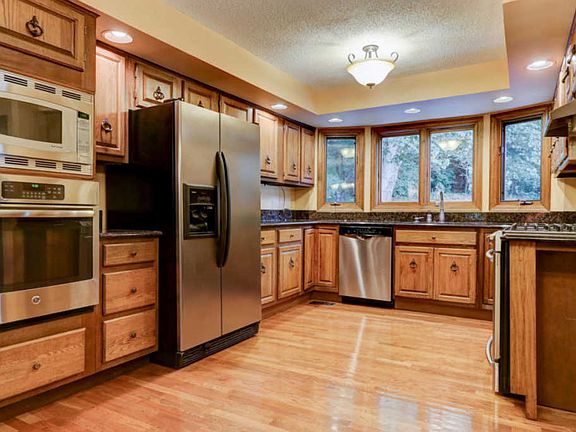 4th image of 10017 El Pinar Dr
