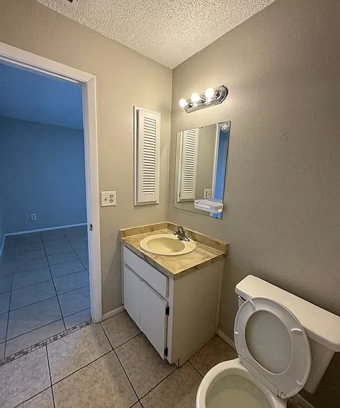 411 Diplomat Pkwy E — Photo 13