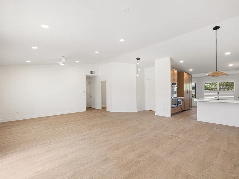 76 Sutton Pl S — Photo 15