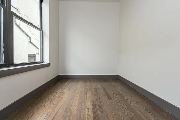 Rented by Nooklyn NYC LLC | media 53