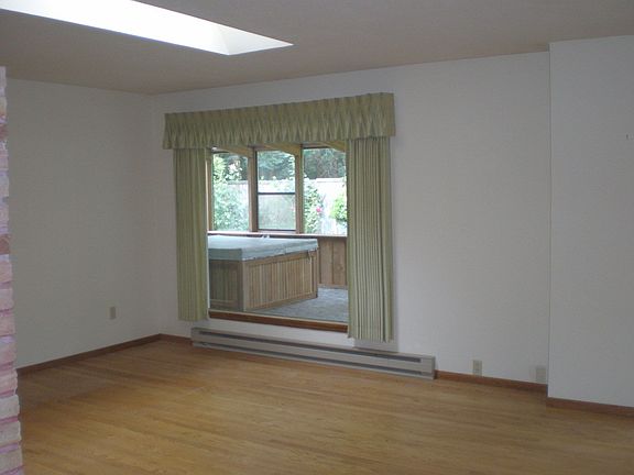 3rd image of 2822 Forest Hill Dr SE