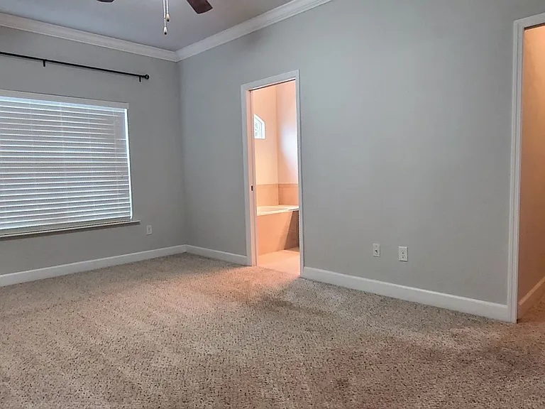 5179 NW 22nd St — Photo 7