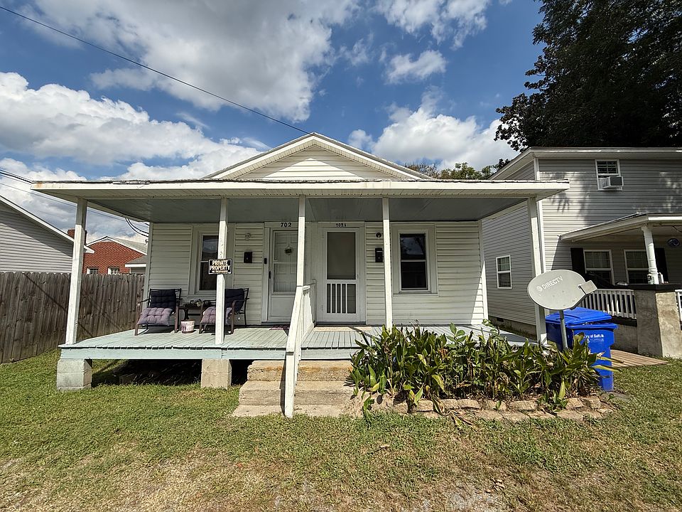 1st image of 702 Bank Street Ext #B