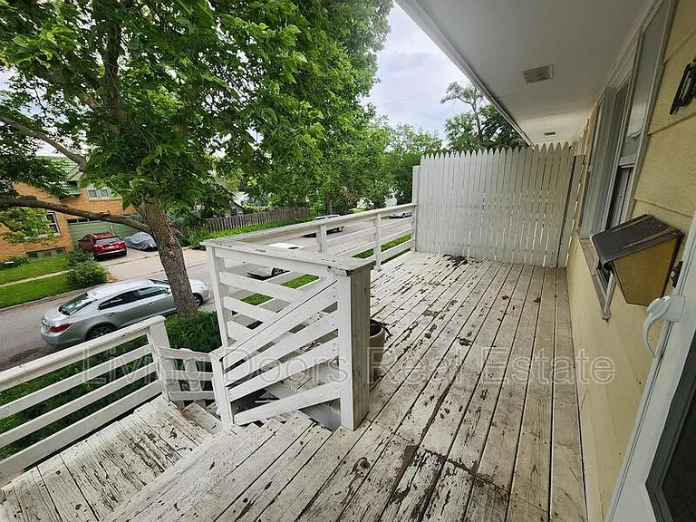 1301 Hill St — Photo 6