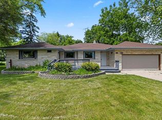 475 N Park Blvd, Brookfield, WI 53005