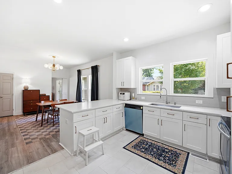 2601 Derita Ave — Photo 14