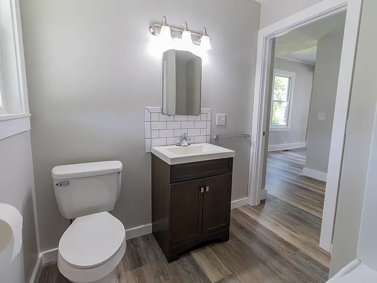 46 Saint Clair St — Photo 7