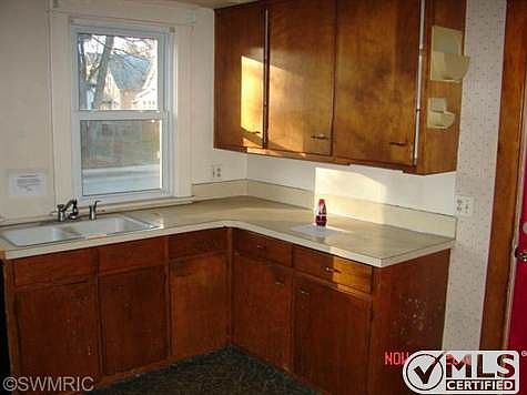 4th image of 1001 Hays Park Ave