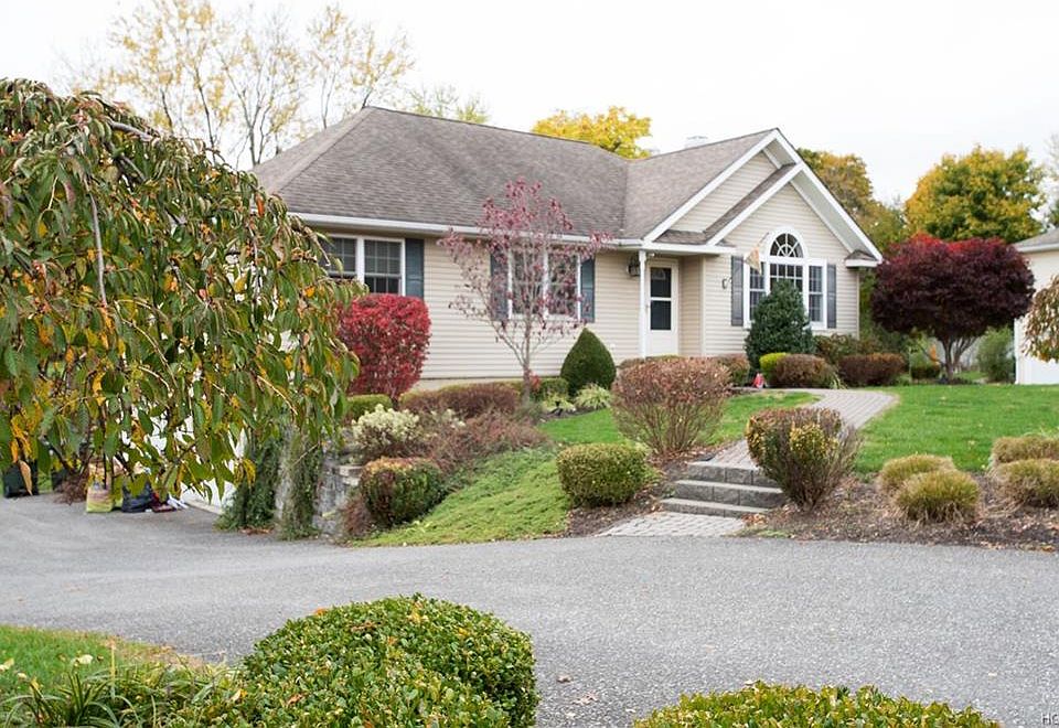 1st image of 10 Jodphur Ln