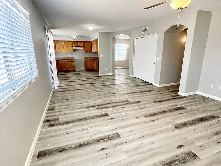 16200 W Moreland St — Photo 10