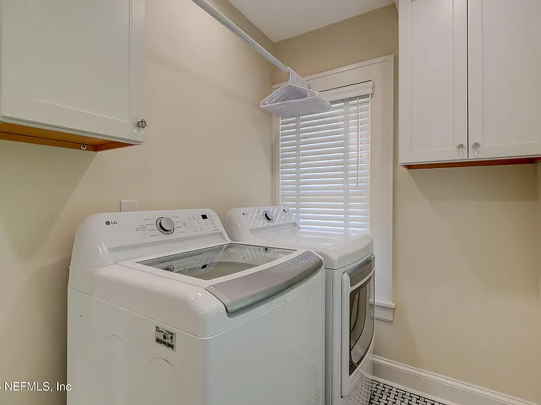 3684 Pine St — Photo 27