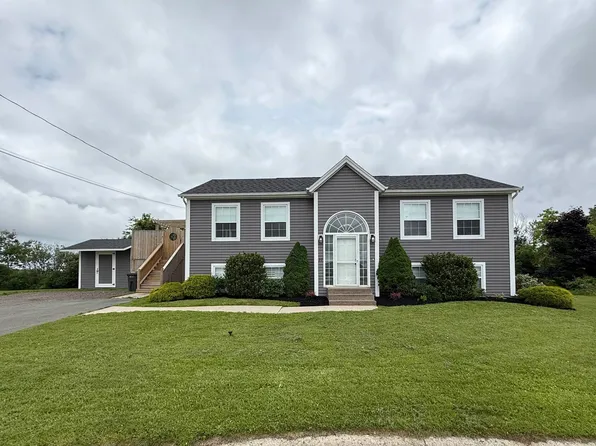22 Hughes Ct, Charlottetown, PE C1C 1P9