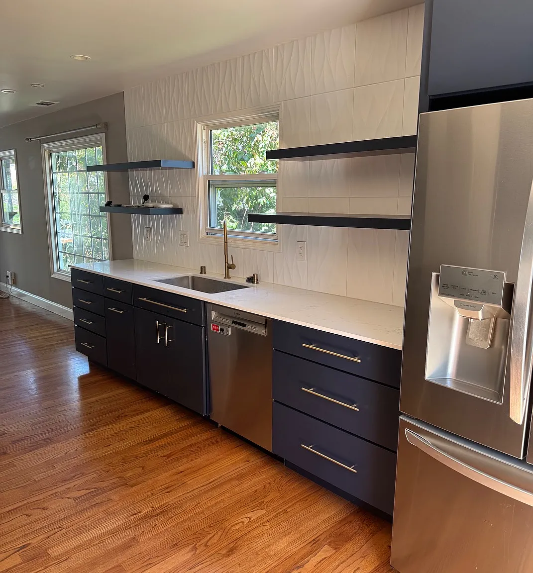 3 bed, 1377 sqft, $5,000 — Photo 4