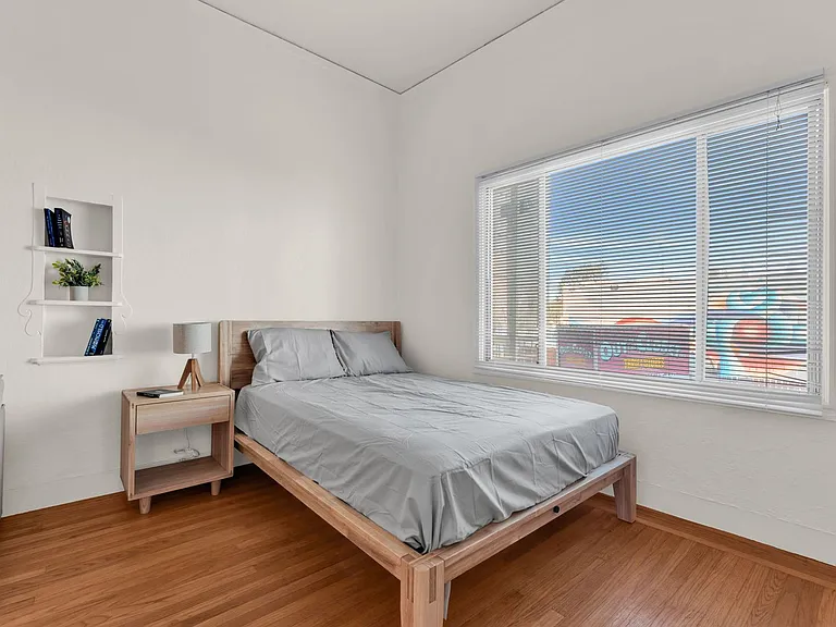 2091 California Street — Photo 20