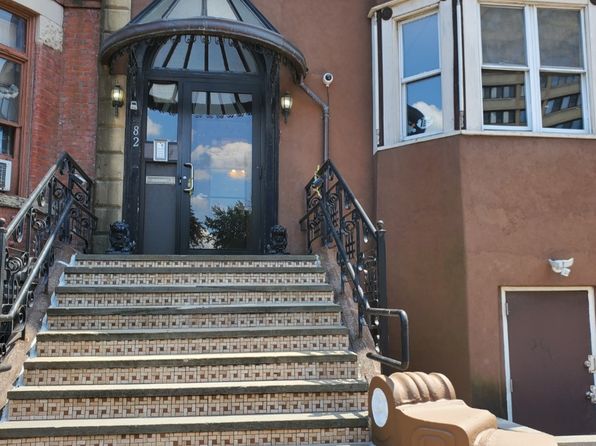 82 Clinton Ave FLOOR 3