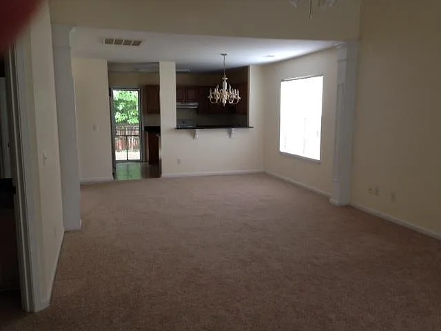 2 bed, 1150 sqft, $1,450 — Photo 3