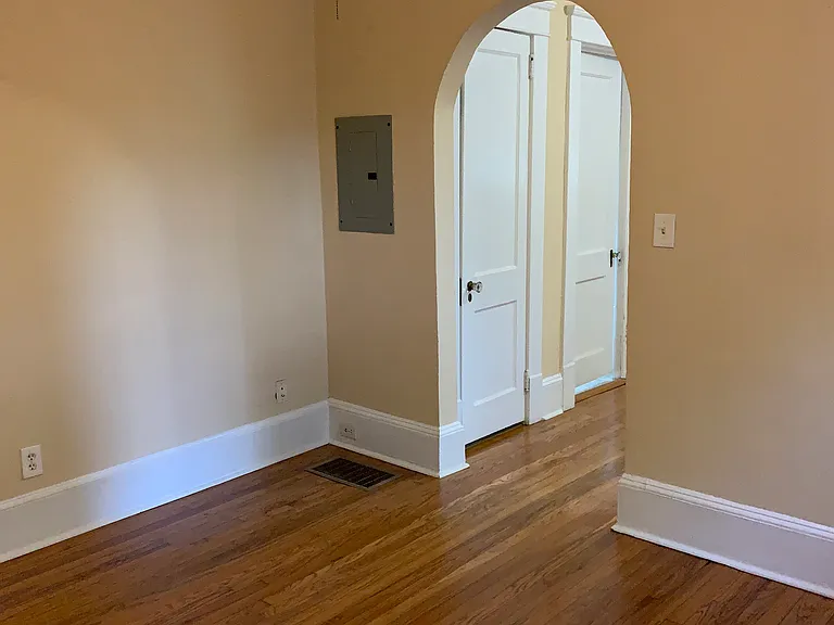 1035 Virginia Ave NE #1B — Photo 2