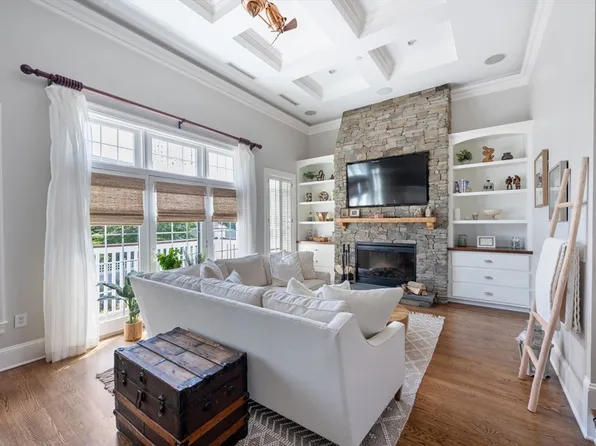 221 Victory Rd Unit 221, Quincy, MA 02171