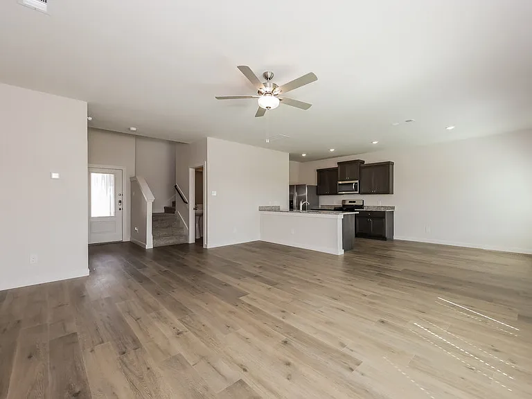 315 Patton Ln — Photo 6