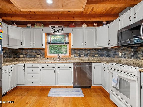 14th image of this home