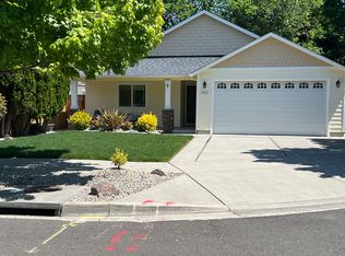 1521 Grey Oak Ct, Medford, OR 97501