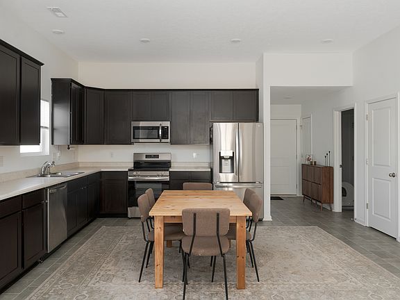 5th image of 2939 Moonstone St