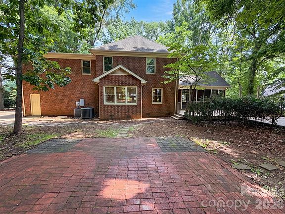 5th image of 1711 Hickory Ridge Rd