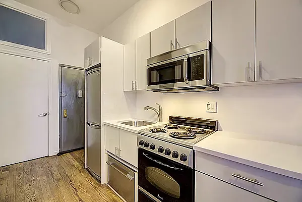 Rented by REAL New York | media 7