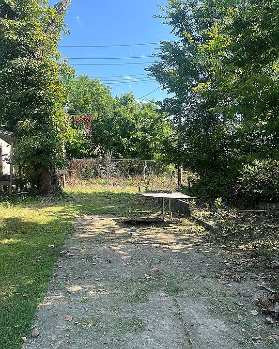 1st image of 2808 S Grove Dr