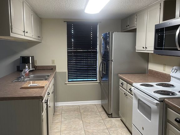Furnished Kitchen