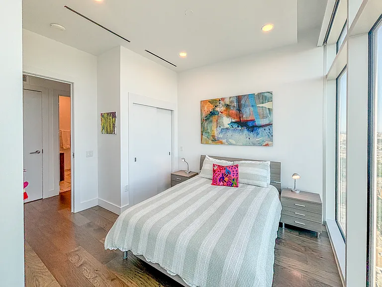 123 Lexington Ave #1402 — Photo 10