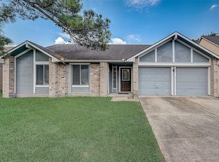 111 Ambershadow Dr, Houston, TX 77015