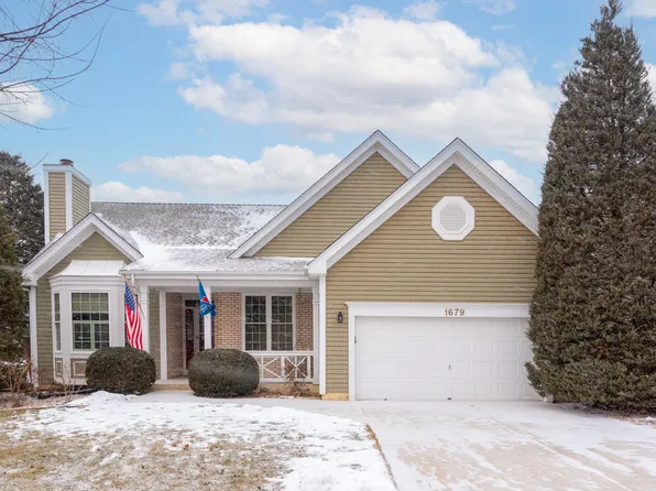 1679 Blackwell Ln, Aurora, IL 60504