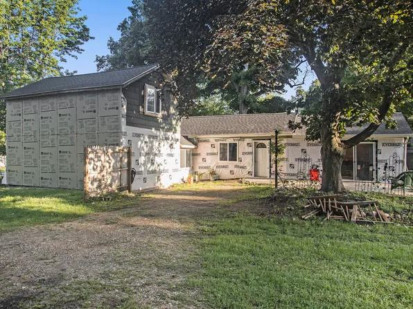 18289 32nd St, Gobles, MI 49055