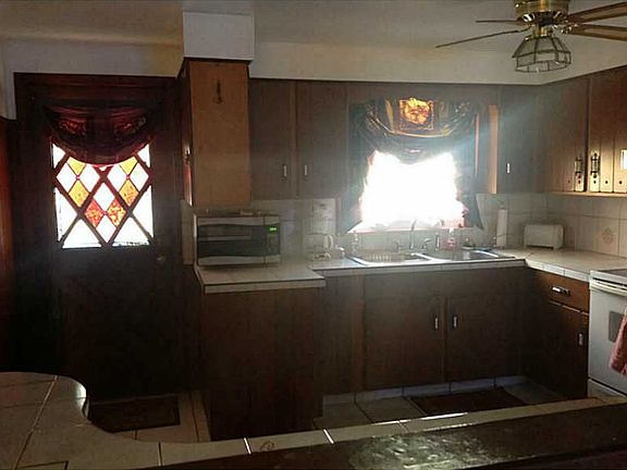 4th image of 28 La Fazia Dr