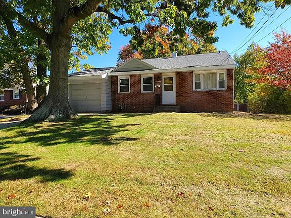 2nd image of 215 Woodland Ave