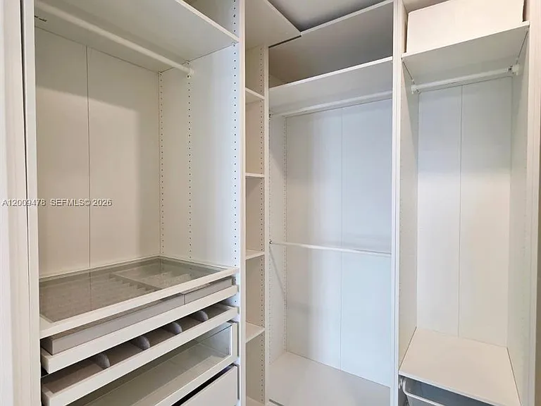700 NE 24th St #3903 — Photo 6