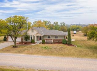 514 E 33rd St S, Wellington, KS 67152