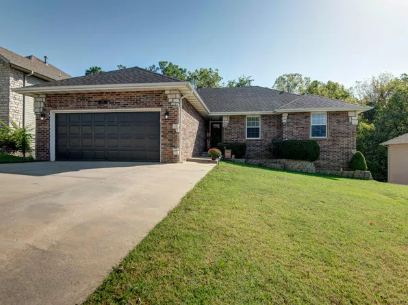 3074 S Suburban Avenue, Springfield, MO 65807