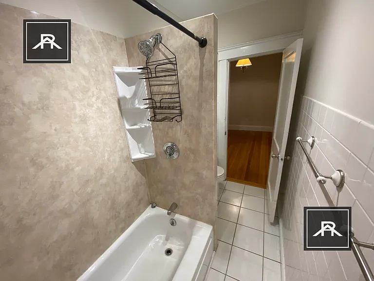 24 Chiswick Rd #8 — Photo 10