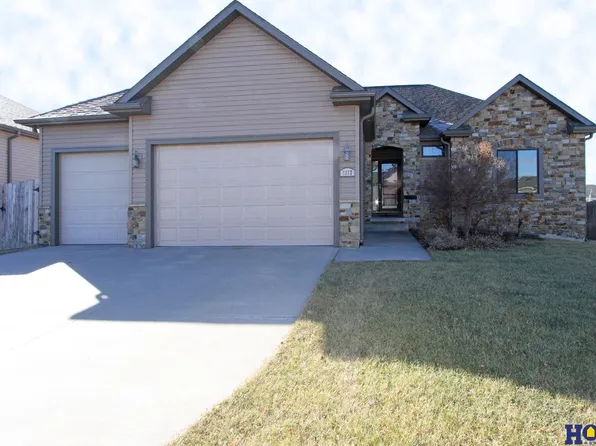 7377 Yankee Woods Dr, Lincoln, NE 68516