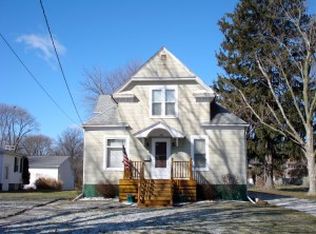 1352 N Kellogg St, Galesburg, IL 61401