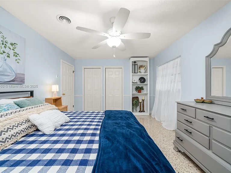 2551 Lakeview Dr — Photo 41