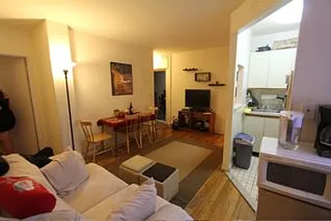 Rented by Robyn Lee, LREB