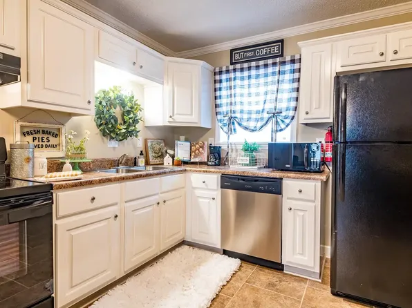 Brookfield Apartments, 1011 Midland Ave #0f7819f5c, Muscle Shoals, AL 35661