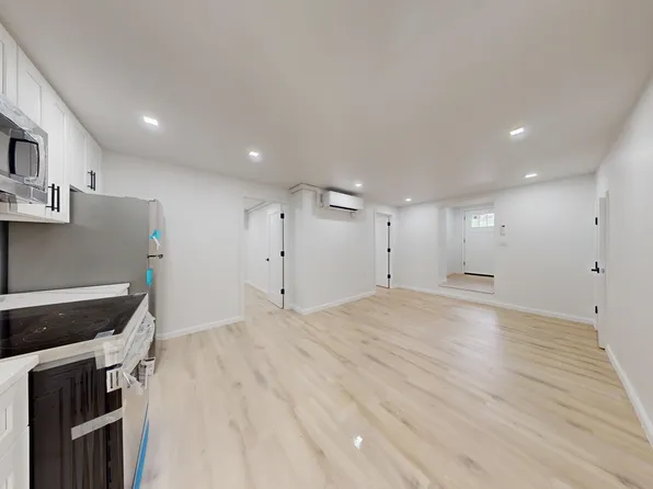 552 East 80th Street image 18 of 25