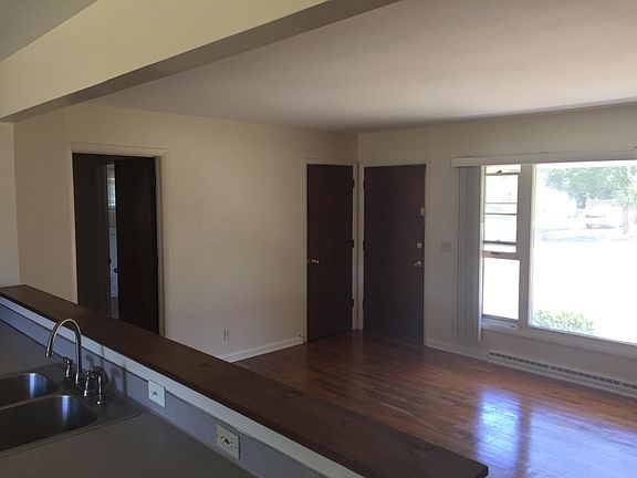 3rd image of 2704 Rockwood Dr