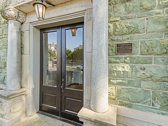 4th image of 200 N Waldran Blvd APT 17