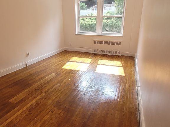 4th image of 440 Warburton Ave APT 3